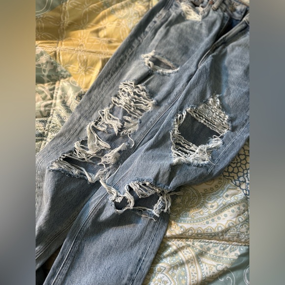 AE Ripped Jeans 🦅💙 - Picture 5 of 5